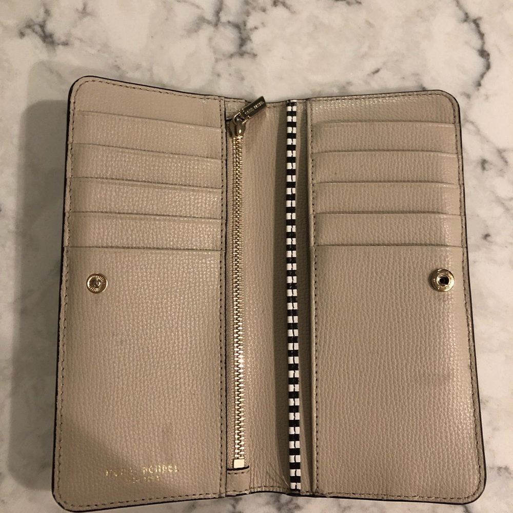 Henri Bendel clasp shut wallet